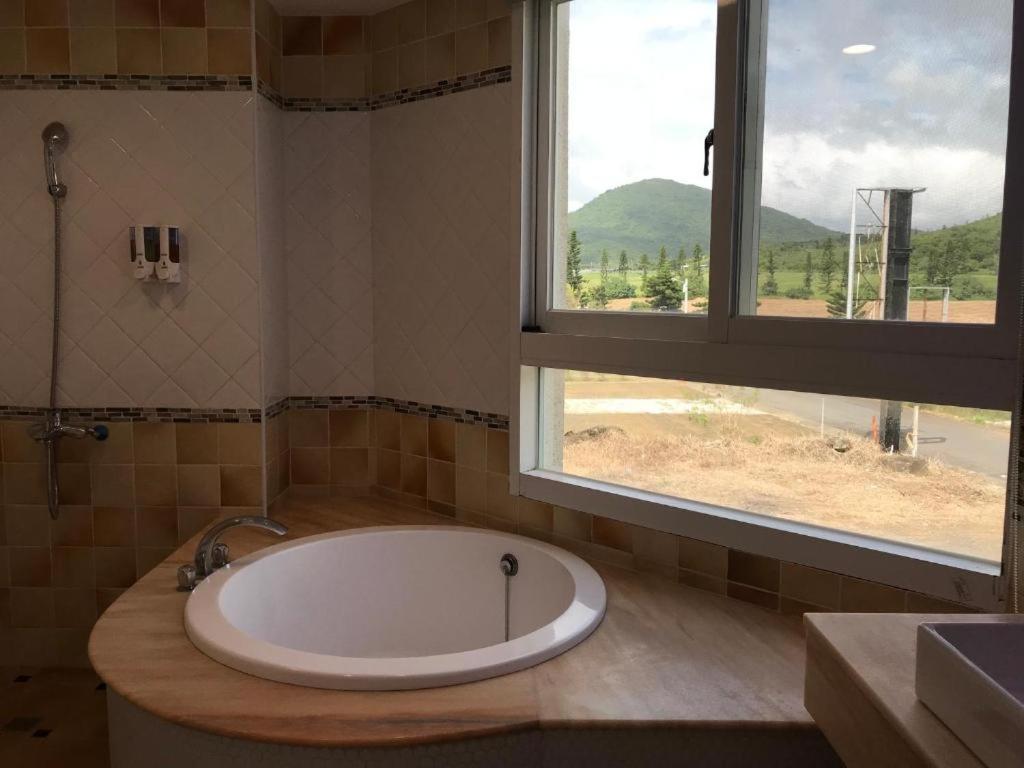 Island On The Sea Apartment Кендин Екстериор снимка